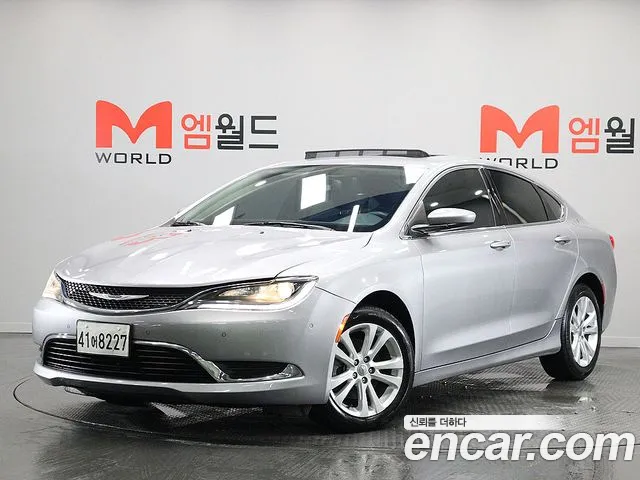 Chrysler 200 2015 — photo 1
