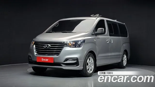 Hyundai Starex 2019 — photo 1