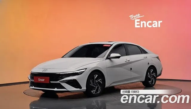 Hyundai AVANTE 2025 — photo 1