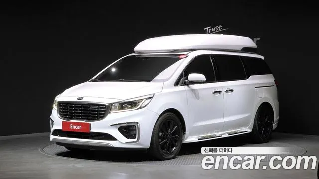 Kia Canival 2019 — photo 1