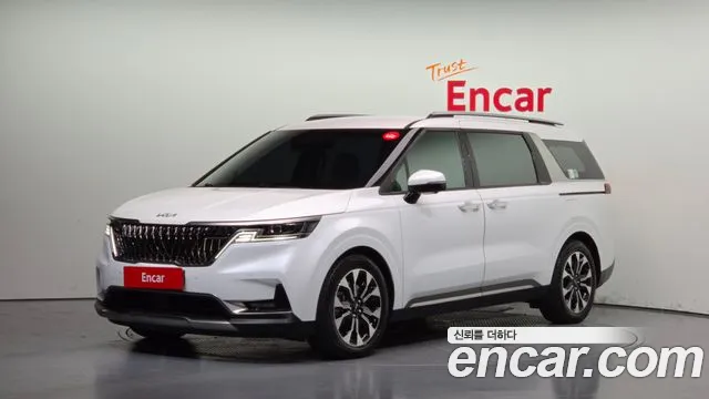 Kia Canival 2023 — photo 1