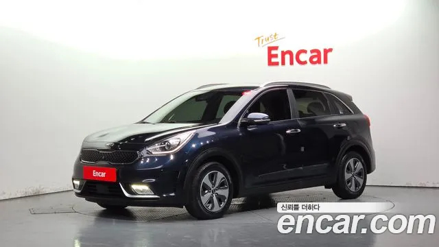 Kia Niro 2018 — photo 1