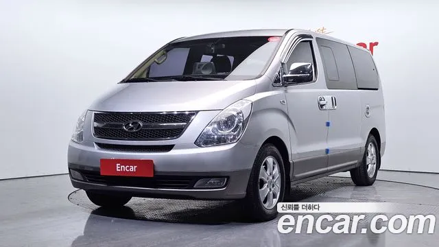 Hyundai Starex 2010 — photo 1