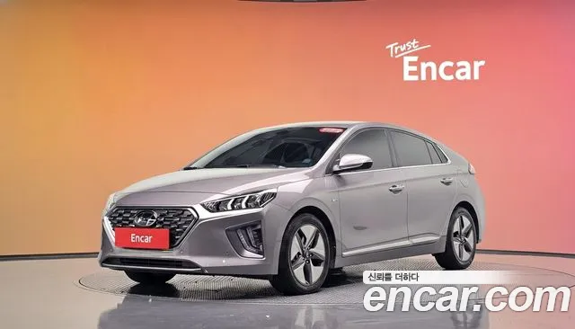 Hyundai Ioniq 2020 — photo 1