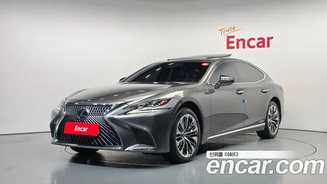 Lexus LS 2019 — photo 1