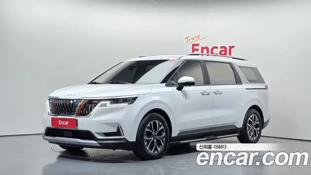 Kia Canival 2023 — photo 1