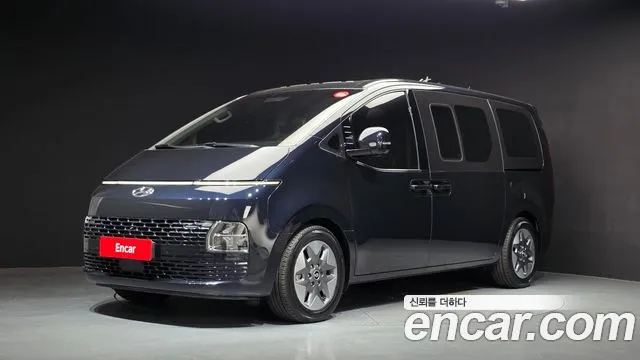 Hyundai Staria 2022 — photo 1