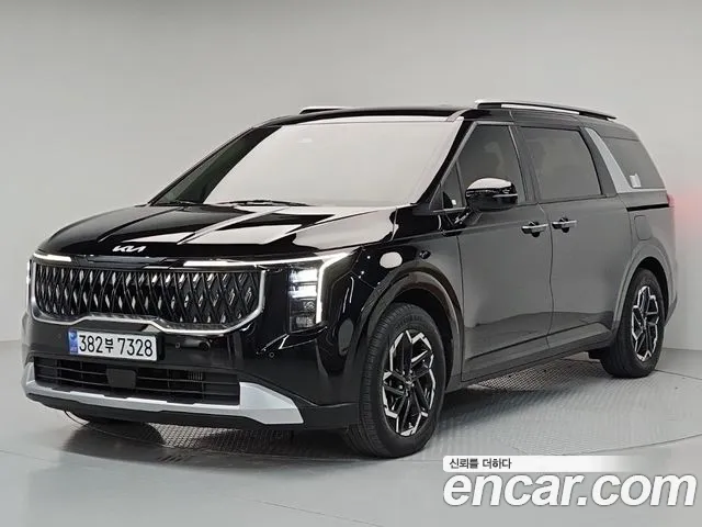 Kia Canival 2025 — photo 1