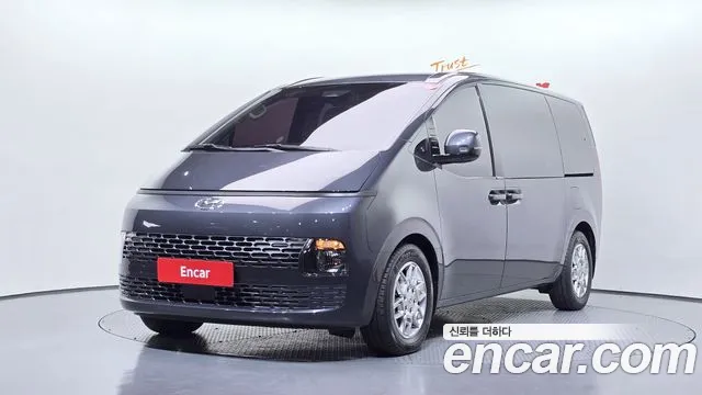 Hyundai Staria 2022 — photo 1