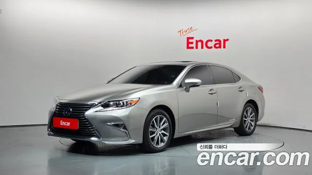 Lexus ES 2017 — photo 1