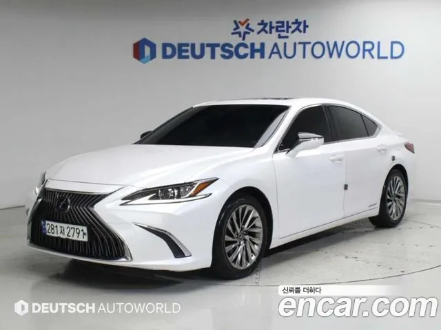 Lexus ES 2019 — photo 1