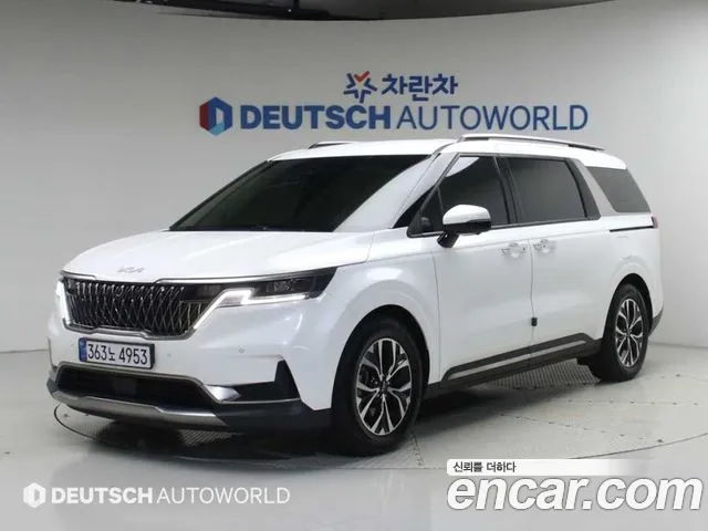Kia Canival 2023 — photo 1