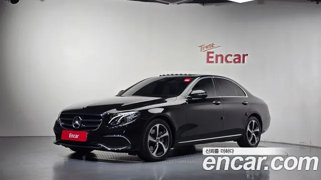 Mercedes-Benz E-Class 2020 — photo 1