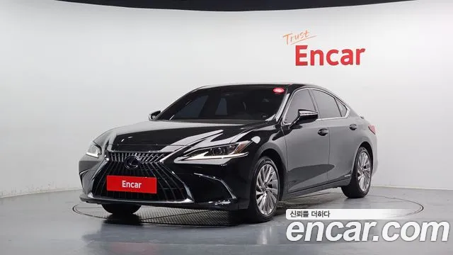 Lexus ES 2022 — photo 1