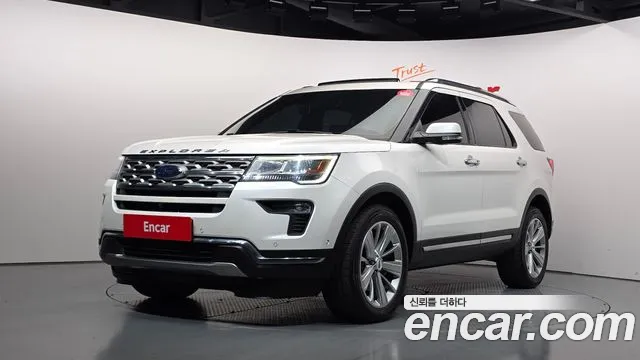 Ford Explorer 2018 — photo 1