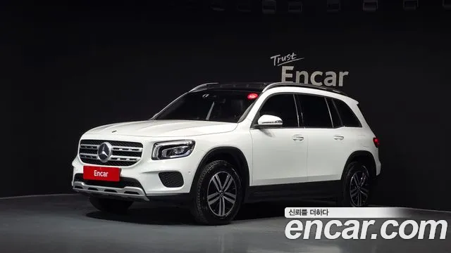 Mercedes-Benz GLB-Class 2021 — photo 1