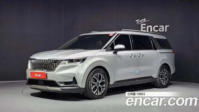 Kia Canival 2023 — photo 1