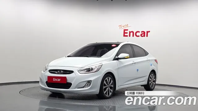 Hyundai Accent 2012 — photo 1