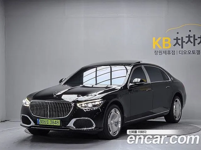 Mercedes-Benz S-Class 2023 — photo 1