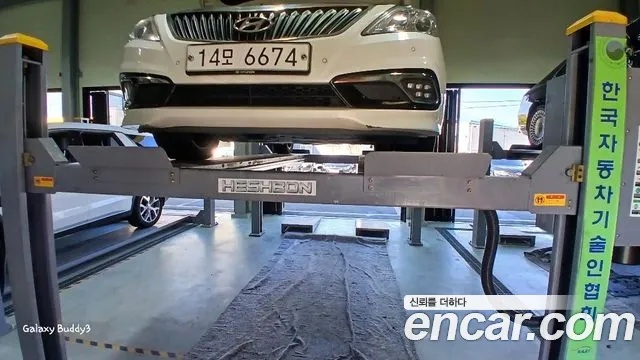 Hyundai Grandeur 2011 — photo 1