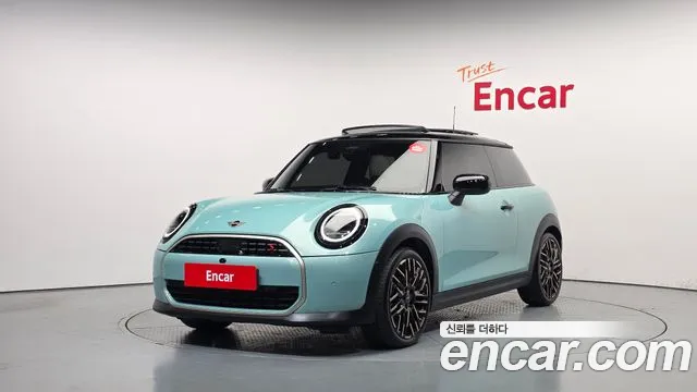 Mini Cooper 2025 — photo 1