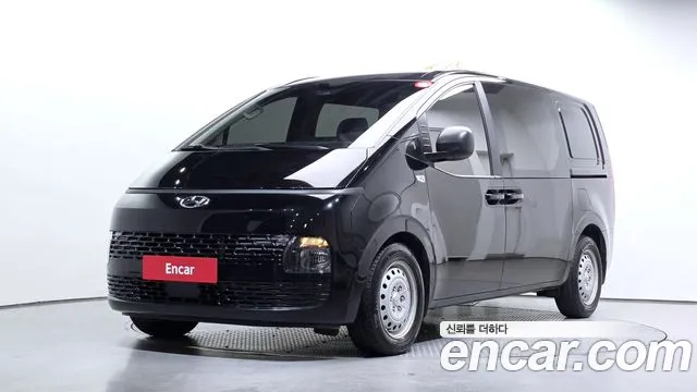 Hyundai Staria 2022 — photo 1