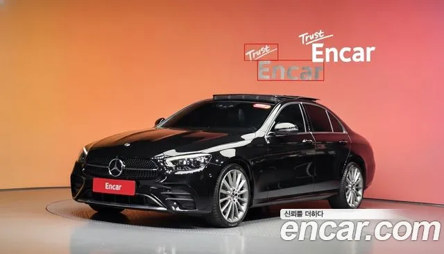 Mercedes-Benz E-Class 2022 — photo 1