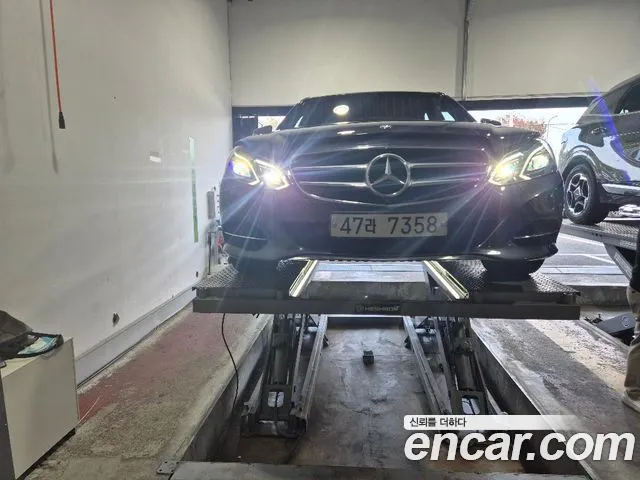 Mercedes-Benz E-Class 2015 — photo 1