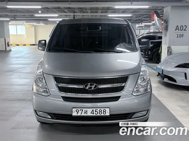 Hyundai Starex 2015 — photo 1
