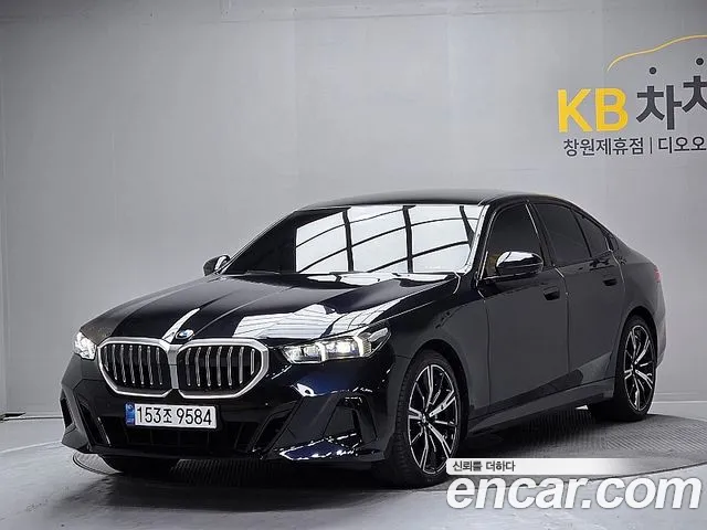 BMW 5-Series 2026 — photo 1
