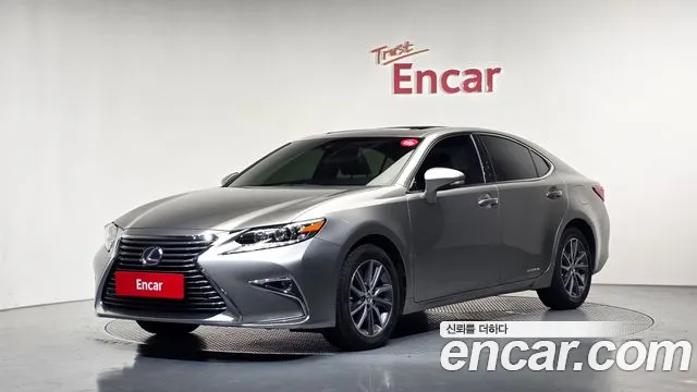 Lexus ES 2018 — photo 1