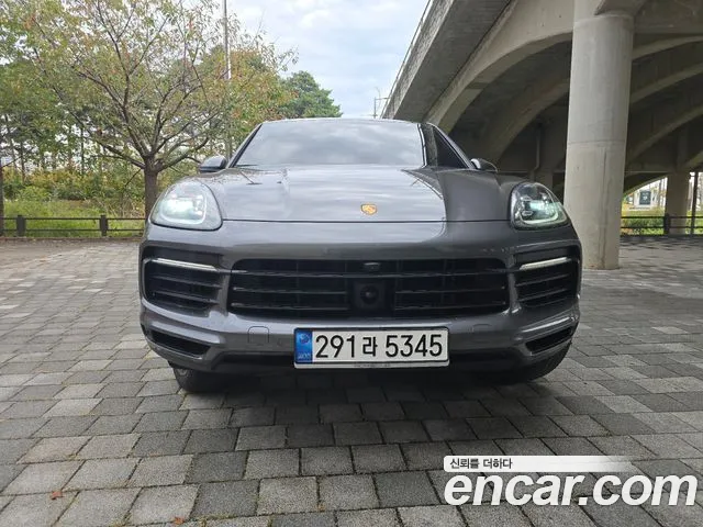 Porsche Cayenne 2022 — photo 1
