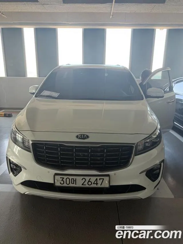 Kia Canival 2019 — photo 1