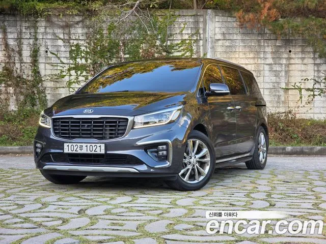 Kia Canival 2019 — photo 1