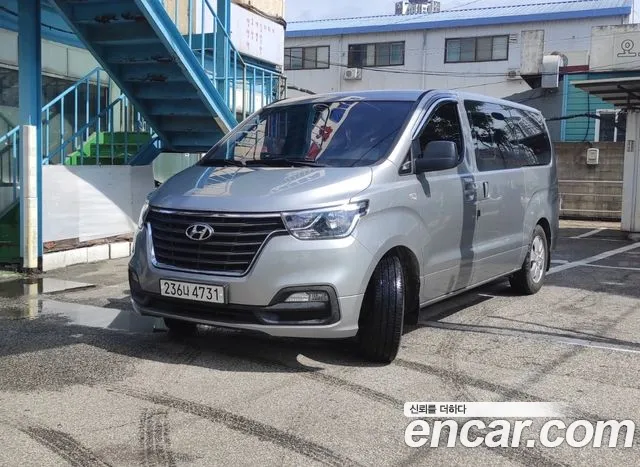 Hyundai Starex 2019 — photo 1