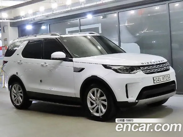 Land Rover Discovery 2017 — photo 1