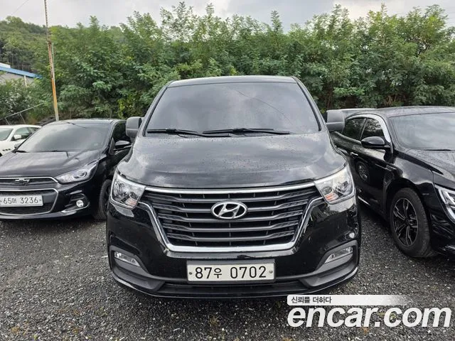 Hyundai Starex 2021 — photo 1