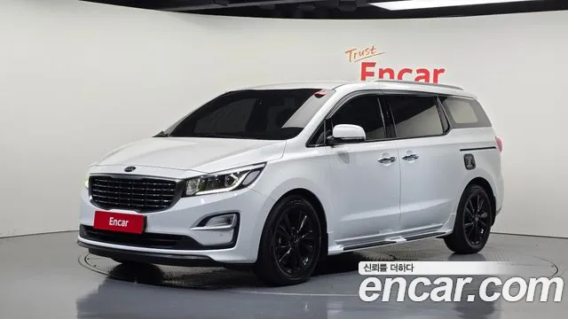 Kia Canival 2019 — photo 1