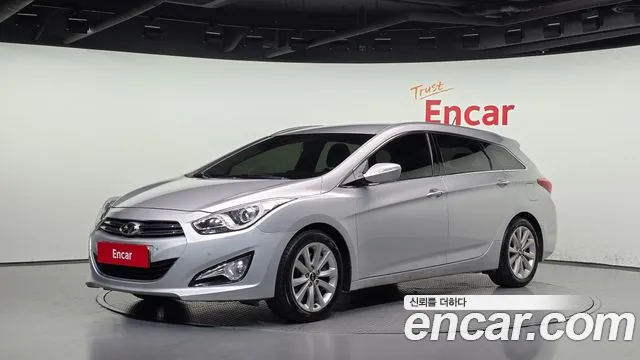 Hyundai i40 2012 — photo 1