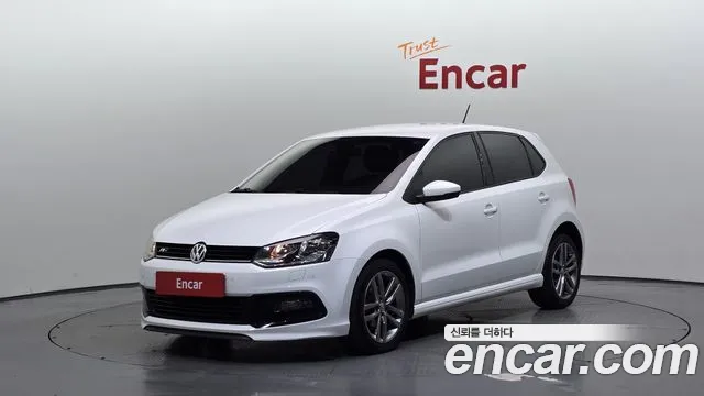 Volkswagen Polo 2015 — photo 1
