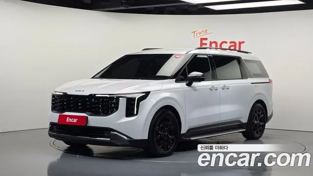Kia Canival 2025 — photo 1