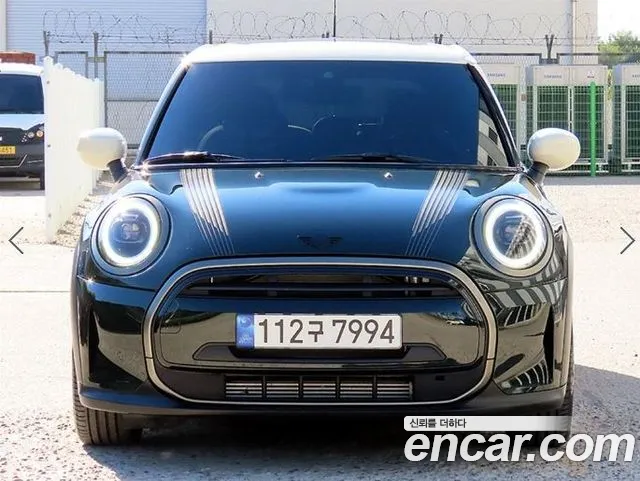 Mini Cooper 2023 — photo 1