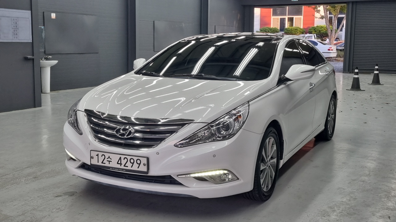 Hyundai Sonata 2014 — photo 1
