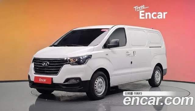 Hyundai Starex 2019 — photo 1