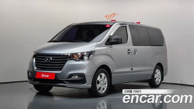 Hyundai Starex 2019 — photo 1