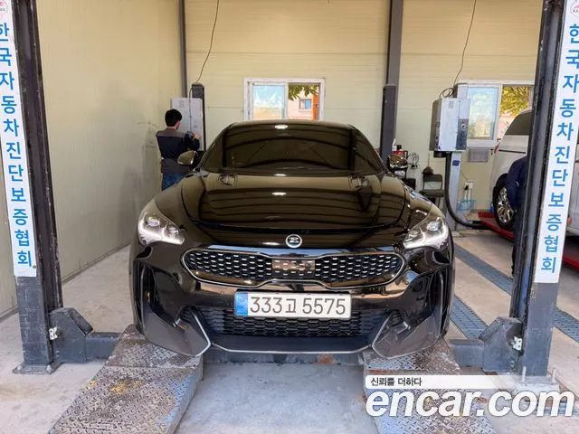 Kia Stinger 2022 — photo 1