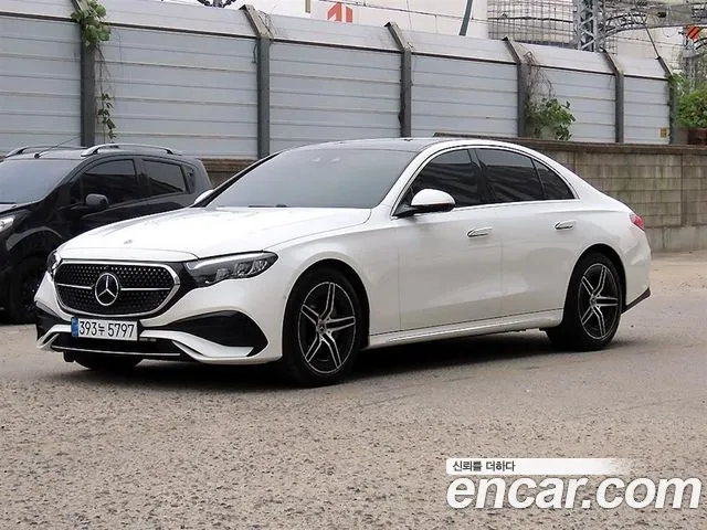 Mercedes-Benz E-Class 2026 — photo 1