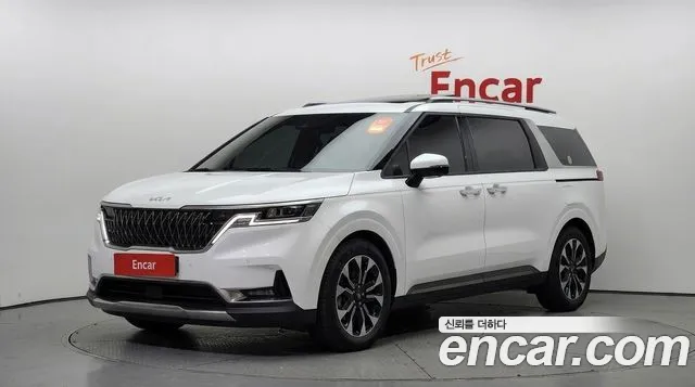 Kia Canival 2022 — photo 1