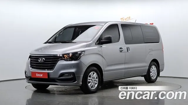 Hyundai Starex 2019 — photo 1
