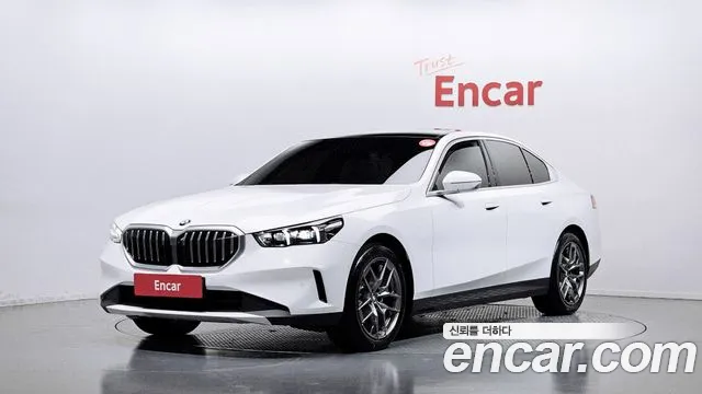 BMW 5-Series 2025 — photo 1